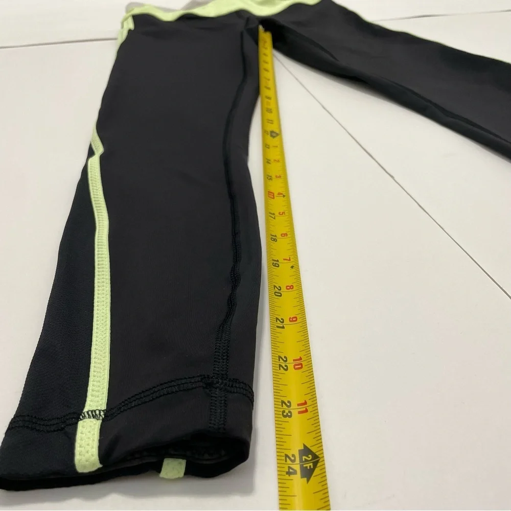 Lululemon Up The Pace Cropped Women’s Leggings Black and Green Size 4